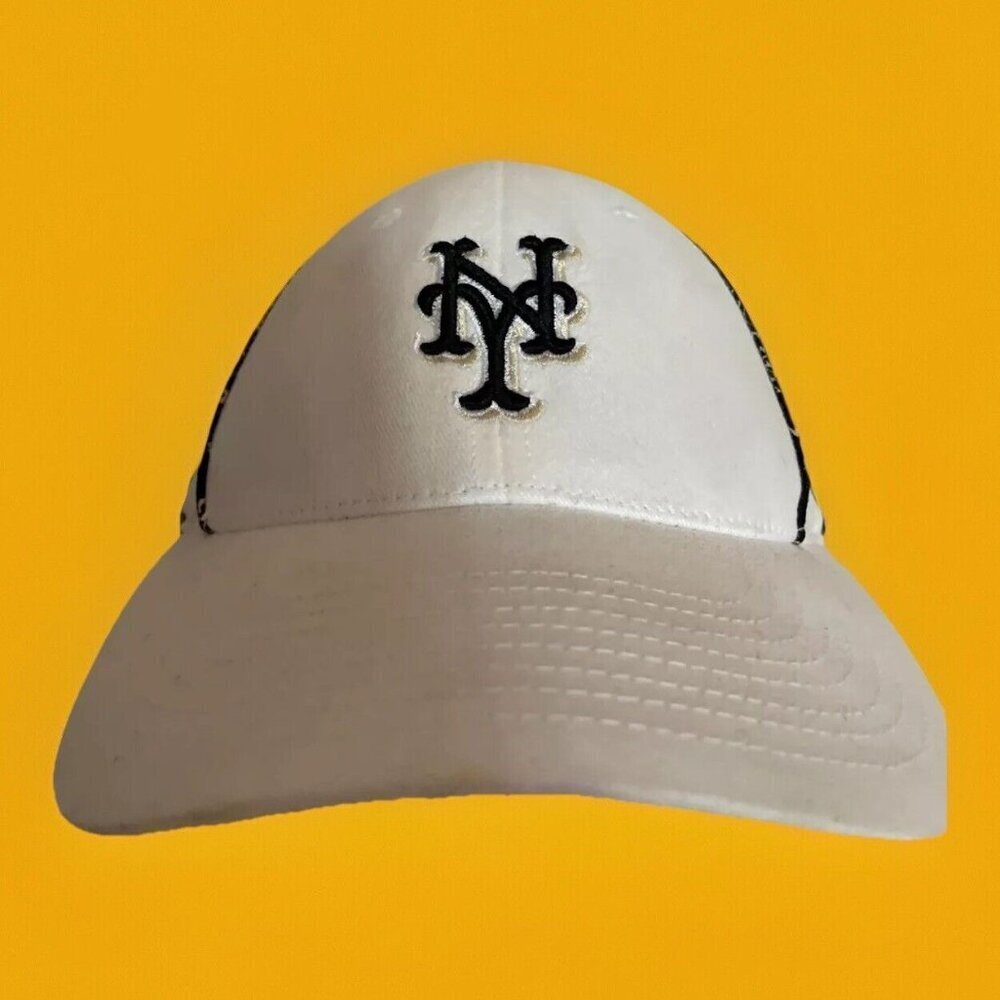 New Era New York Mets Baseball Hat Women's Adjustable Strap Navy Bandana Print